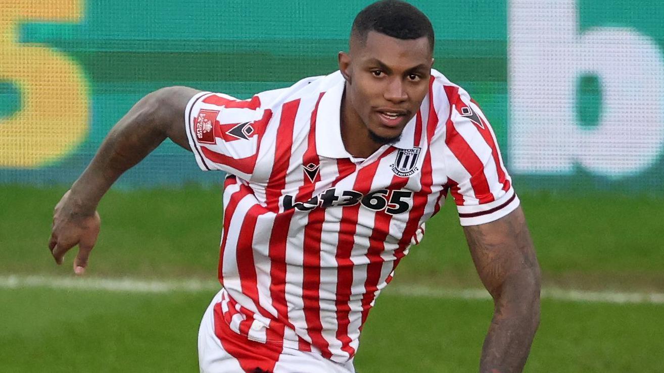 Skysport-News: Stoke city elite attacker has been officially signed by West Bromwich Albion. According to Fabrizio, a deal of €25.1 million was reached for three years, and the starting attacker will arrive West Bromwich Albion. following…..