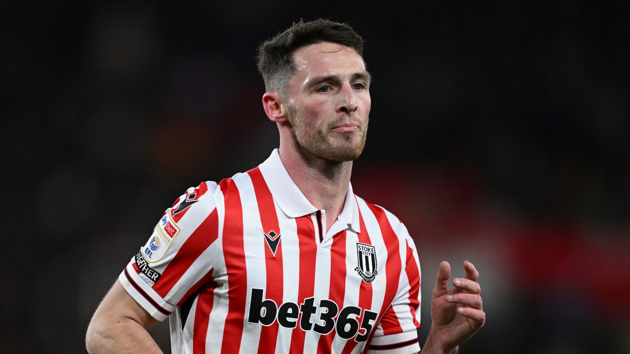 Skysports: A Skysports reporter said this morning that Stoke City had officially announced the transfer of their world-class central midfield to Sunderland. After negotiations, a three-year agreement of €14.9 million was reached. following….