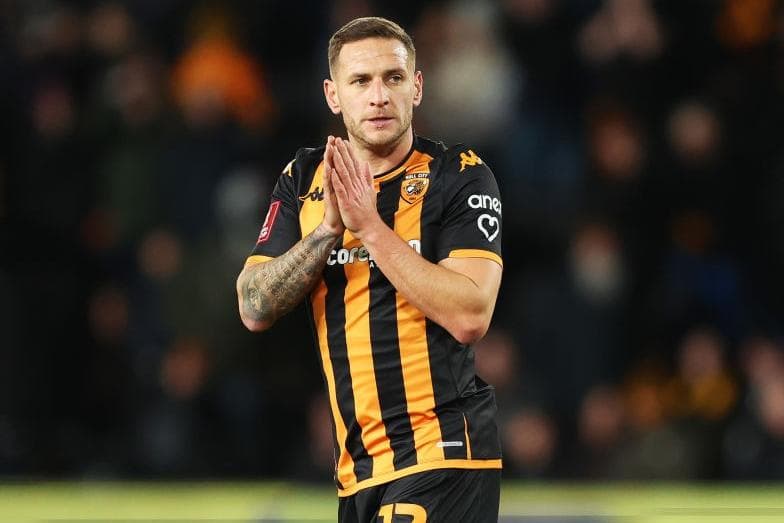 Skysports-News: This morning, a reporter from Skysports reported that Hull City had formally announced the departure of their elite Centre-Forward to Wrexham.  €14.9 million over three years was agreed upon, following……