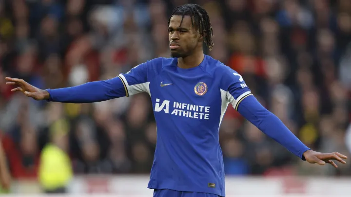 Skysports-News: After lengthy talks, the Chelsea star is expected to back out of his contract with Tottenham because of…..
