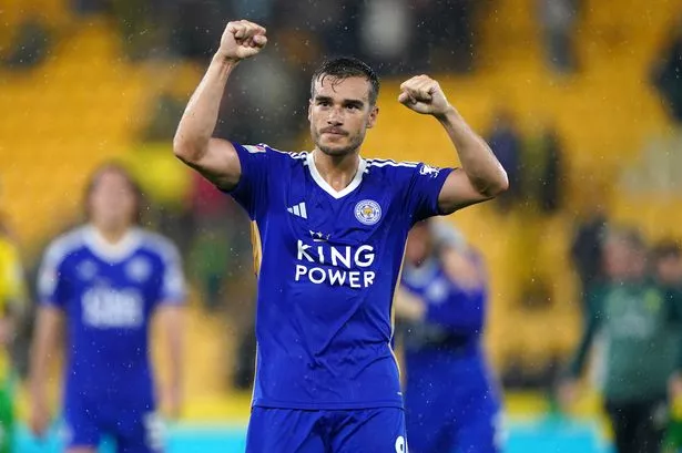 skybet-news: Leicester City’s 23-year-old star defensive midfield player has officially signed a 4-year, €26.3 million contract with West Ham, according to Fabrizio. The star defensive midfield player will arrive at West Ham in 23 hours because of……