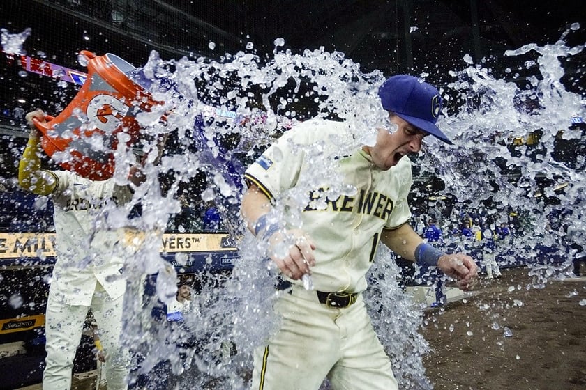 MLB-NEWS: Milwaukee Brewers Farnchise Right fielder have officailly signed a 3-years $147.4 million deal with Chicago Cubs, Following a long negotiation, as reported by CBS, the ace right fielder agreed to the deal due to…….