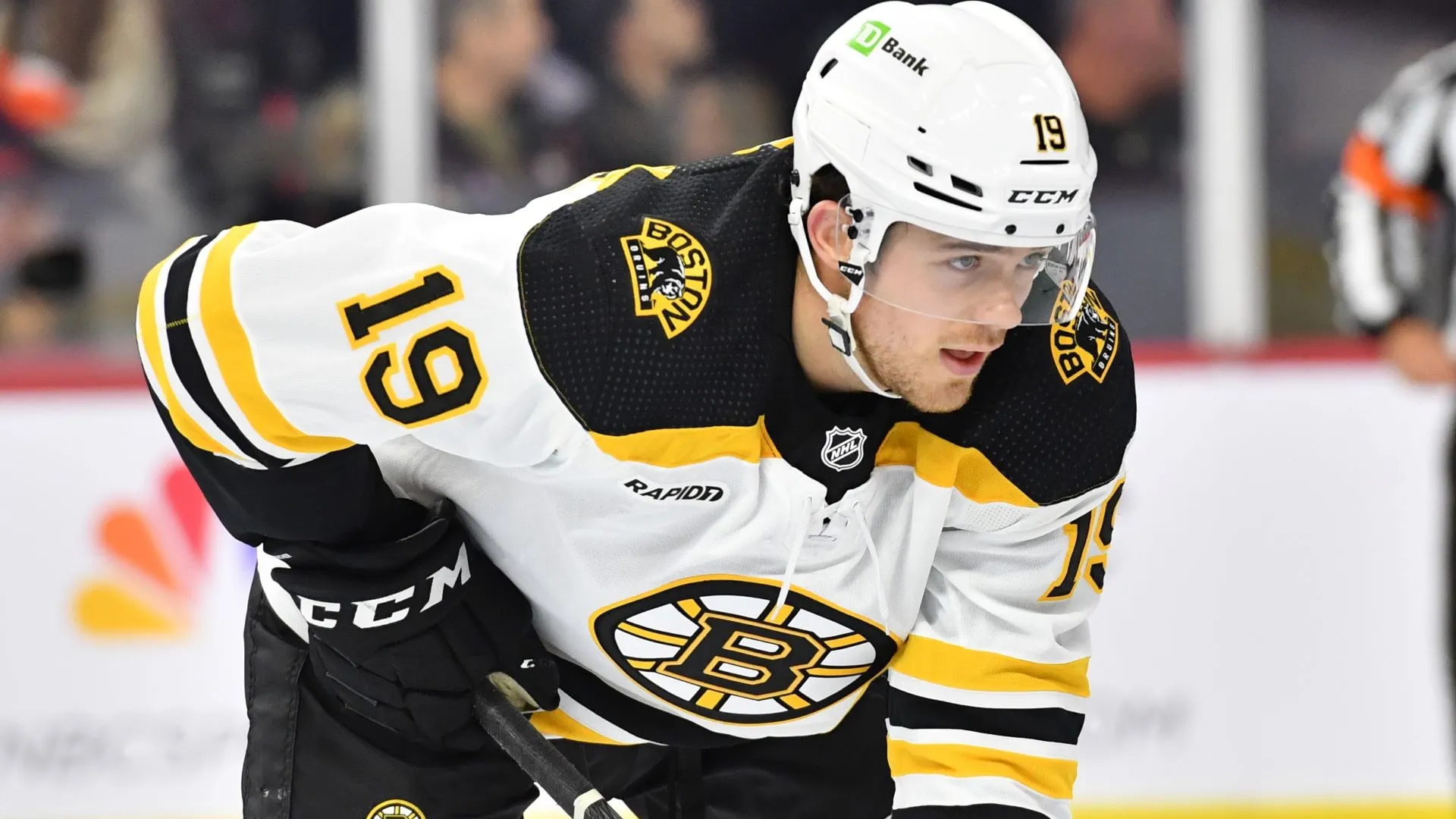 NHL-NEWS: The Vancouver Canucks have formally announced the signing of the elite starting center from the Boston Bruins. According to an insider, a three-year, $23.4 million contract was signed after.