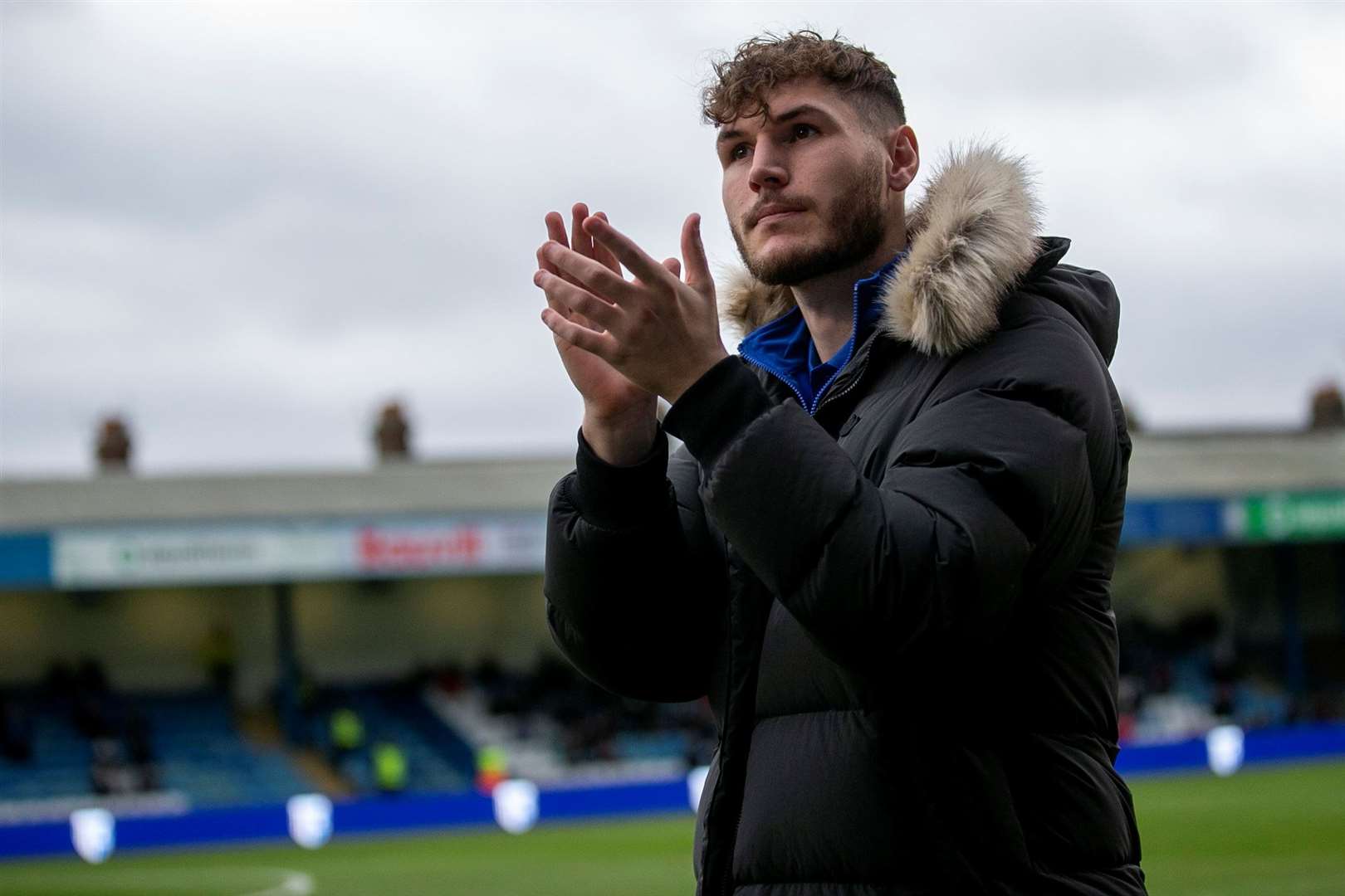 Jonathan Wilson-News: Sunderland has officially announced the signing of Gillingham star center forward. A three-year, €7.3 million contract was reached. According to Jonathan Wilson, the star center forward will take the place of the star player who sustained a serious injury that was determined by the medical department earlier….