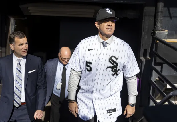 MLB-NEWS: It was recently officially announced by the Chicago White Sox that two Chicago Cubs pitchers have signed 4-year contracts worth $132.5 million apiece, according to ESPN. Dodgers Talk About Three Players With The White Sox In advance of the MLB Trade Deadline because…