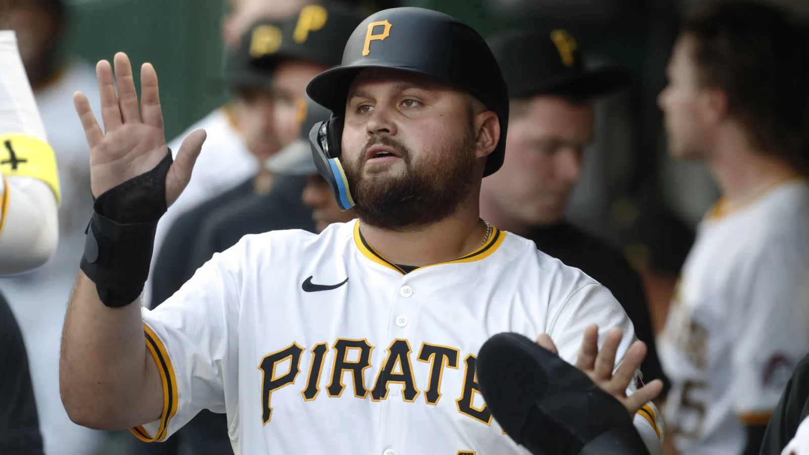 MLB-NEWS: San Diego Padres have officially announce the signing of Pittsburgh pirates star first baseman. as per ESPN, 3-years, $159.7 million have officially been reached, following…..