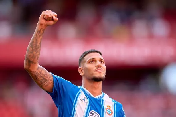 Skysports-news: An hour ago this morning, a three-year £15.5 million contract between Stoke City and Sheffield Wednesday’s star attacker was finished. The deal was approved by the star attacker, who is the fan favorite, following a meeting with the sporting director of Stoke City. As Sheffield United agrees to a £10 million sale, Fabrizio reports that Stoke City and Bristol City are eyeing deals, and a 27-year-old is on trial following…..