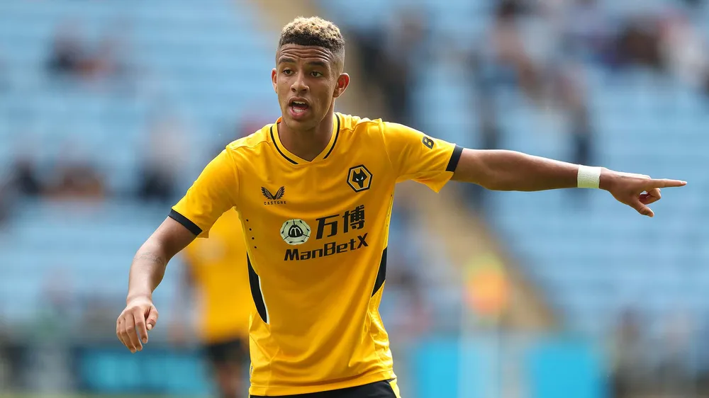 Skysports-news: The top attacker for the Wolves, who is highly regarded by the fans, agreed to a three-year, £35.5 million contract with Leeds United this morning. The agreement was reached following a meeting with the sporting director of Leeds United. According to Fabrizio, Wolves contact Burnley star Maxime Esteve in order to sign him after…..