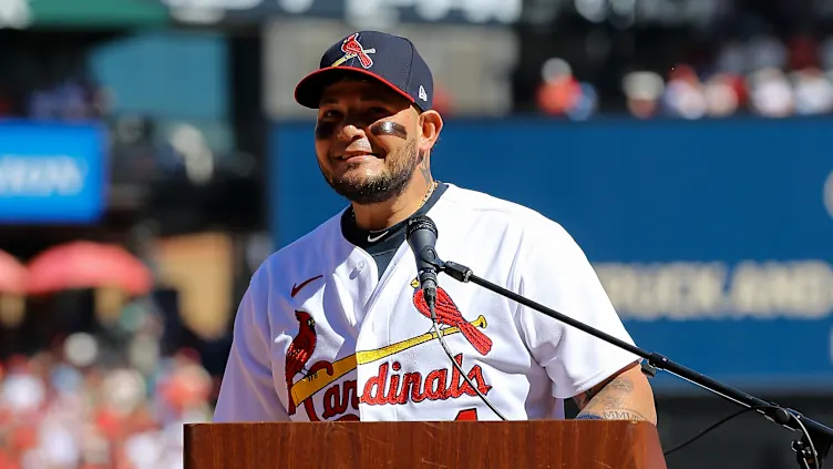 Breaking News: Yadier Molina, St. Louis Cardinals Head Coach, Announces His Departure…