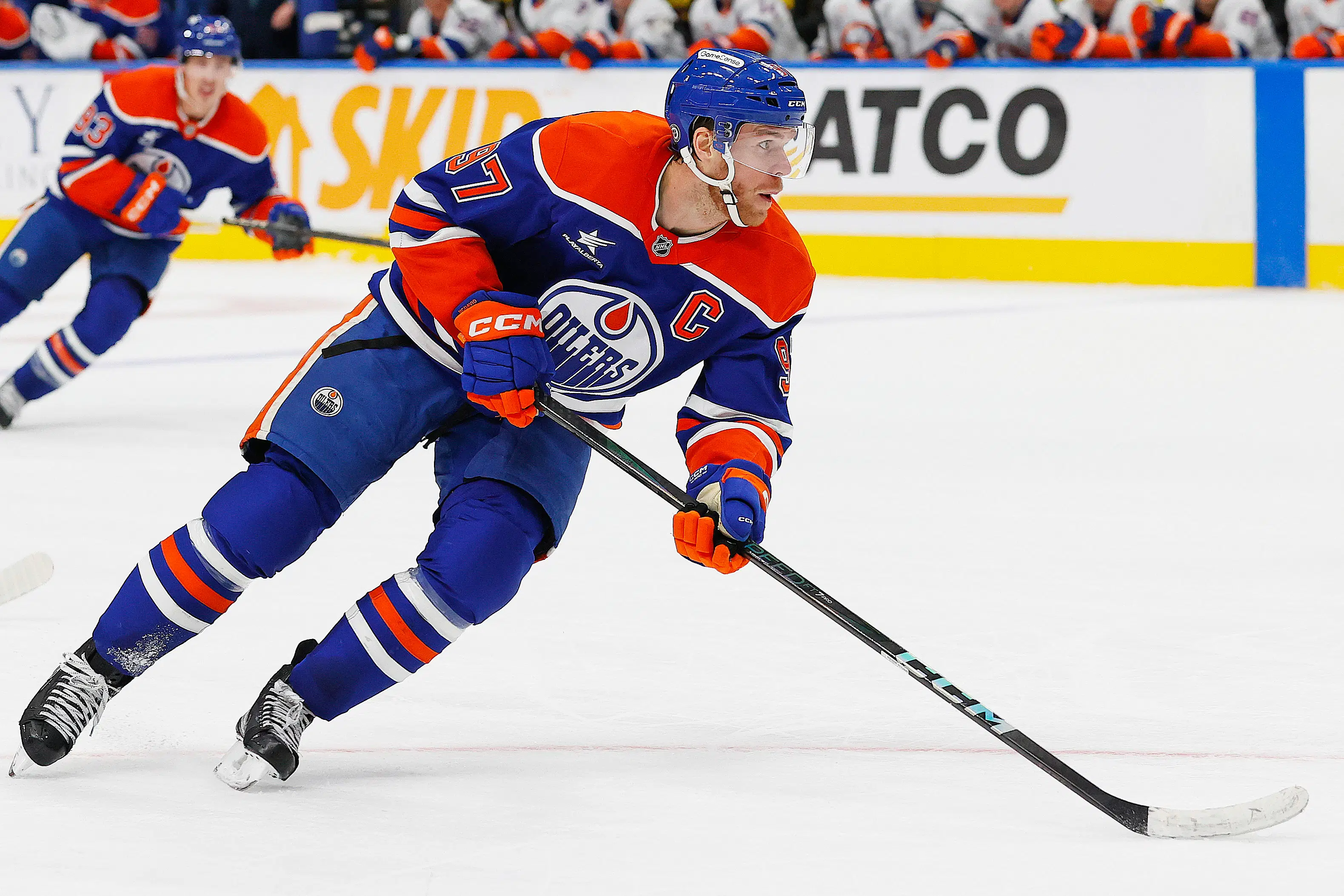 Connor McDavid makes his feelings known about $27,000,000 Toronto Maple Leafs D-man ahead of Oilers-Leafs clash… Details…