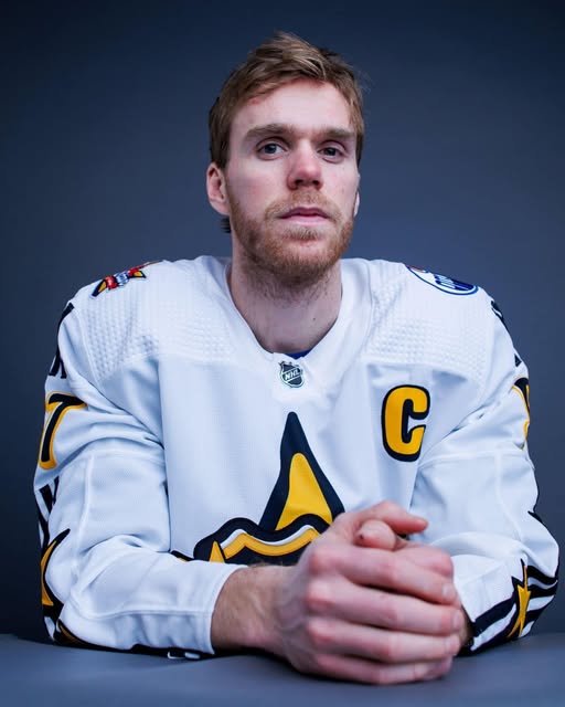 I want to know how many true Edmonton Oilers fans are here, I need all true fans to check in