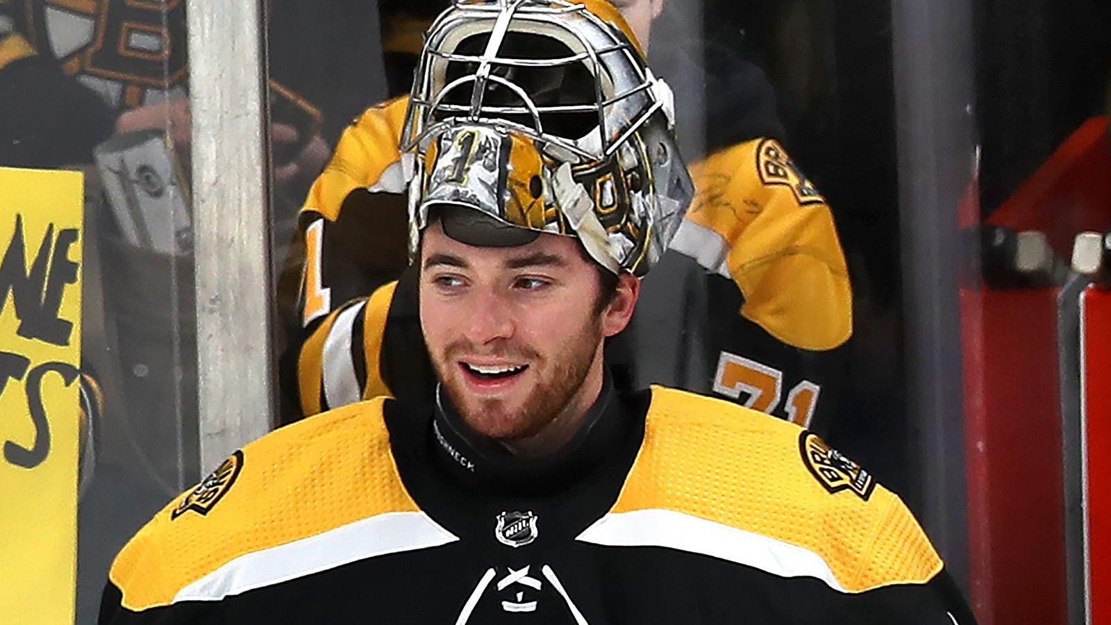 sad news :Boston Bruins player Jeremy Swayman annunced to laving the  …