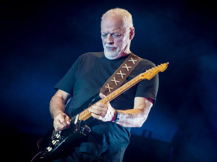 David Gilmour says he doesn’t play fast guitar solos because he can’t….