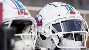 JUST IN: Highly rated super talent flips commitment from Auburn to Ole Miss… Read more
