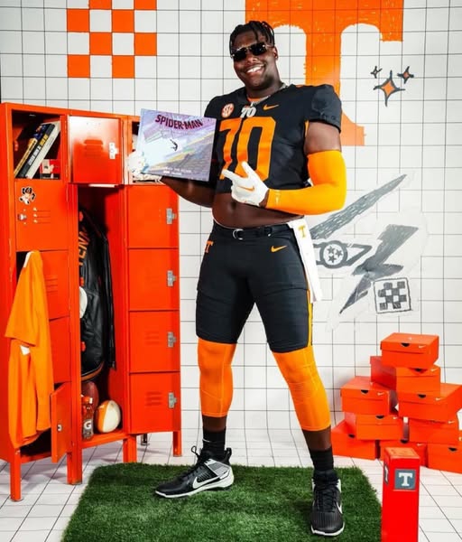 BREAKING DONE DEAL: 5 OT David Sanders Jr. has signed and is officially a Tennessee Volunteer….