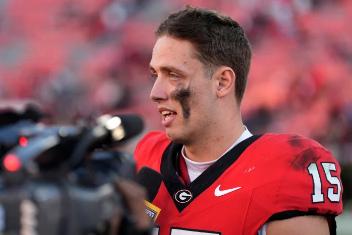 Ex-Georgia QB Carson Beck follows girlfriend Hanna Cavinder to Miami in transfer portal due to……
