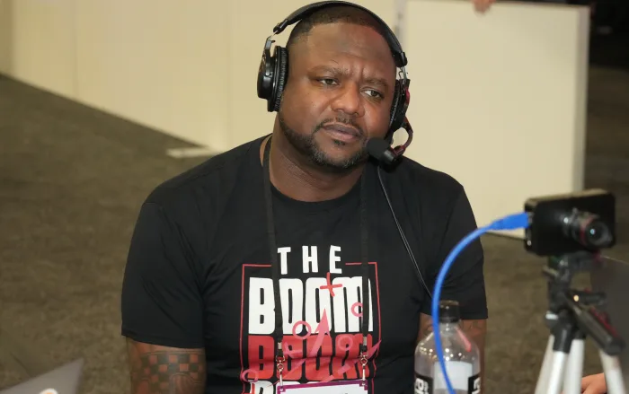 Radio show host: former Tennessee Vols star Ron Slay tells wild must-hear story about his car getting stolen right in front of him…