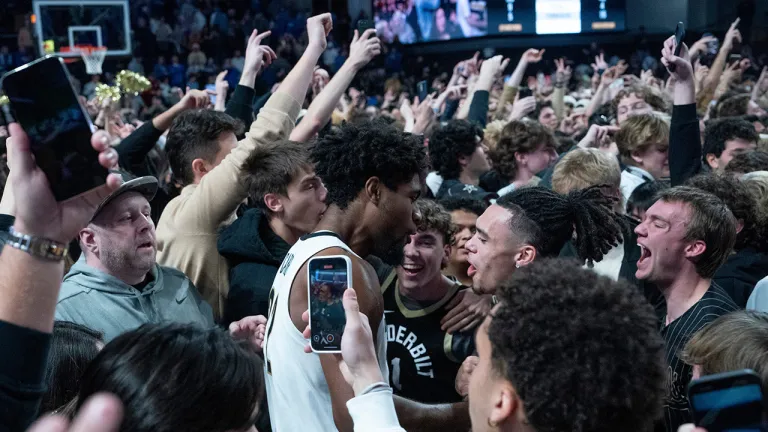 Vanderbilt Students Burned $500,000 In NIL Money By Ignoring Athletic Director To Storm Court After Upset Win….. Read More
