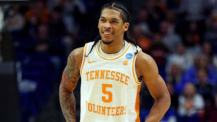 JUST IN: Tennessee Basketball Star Zakai Zeigler Breaks SEC Record Tennessee Volunteers guard Zakai Zeigler makes SEC history in March Madness… Read more
