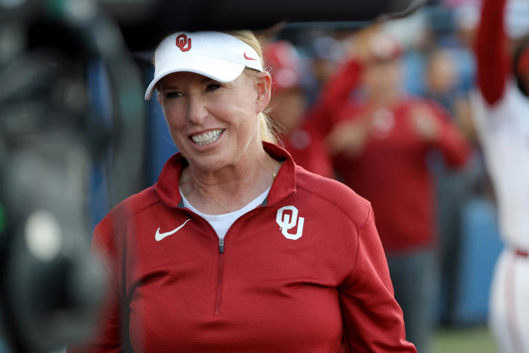 “It is truly a remarkable moment…”: Patty Gasso drops clear speech on US Olympic women’s softball coach award