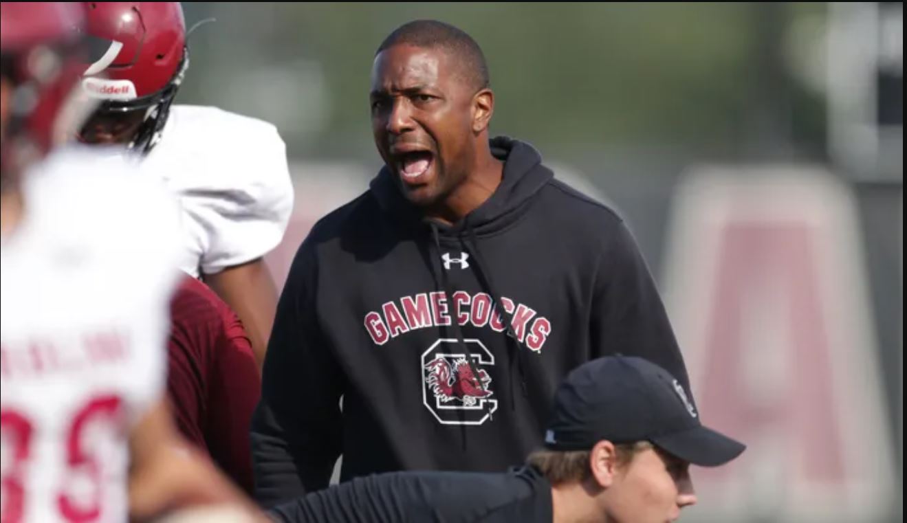 USC’s new offensive coordinator speak angrily about Sellers been a running back this season