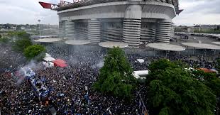 NON BENE: Giocatori, allenatori sotto pressione, Curva nostra? L’infiltrazione mafiosa degli ‘ultrà’ del calcio si diffonde in Italia.see more……………