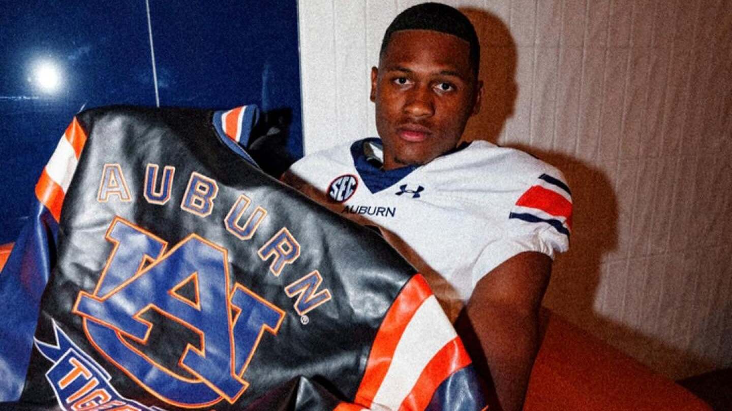 New Auburn quarterback remains clear of Cam Newton’s wrath