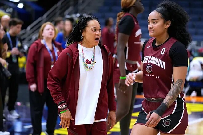 Dawn Staley losses South Carolina fan favorite that made name for herself in NCAA tournament