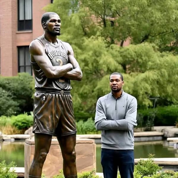 HISTORICAL RETURN : phoenix sun to Elect Kevin Durant Statue to Be Unveiled at PHX Arena A legendary figure in the Phoenix Sun history will be forever immortalized, as a statue honoring the iconic center Kevin Durant is set to be…. See Details below…