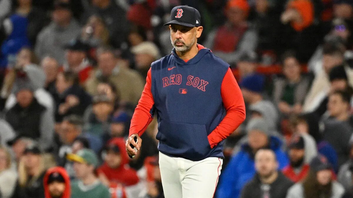 Red Sox manager Alex Cora provides 4 word message to two players ahead of new contract agreement