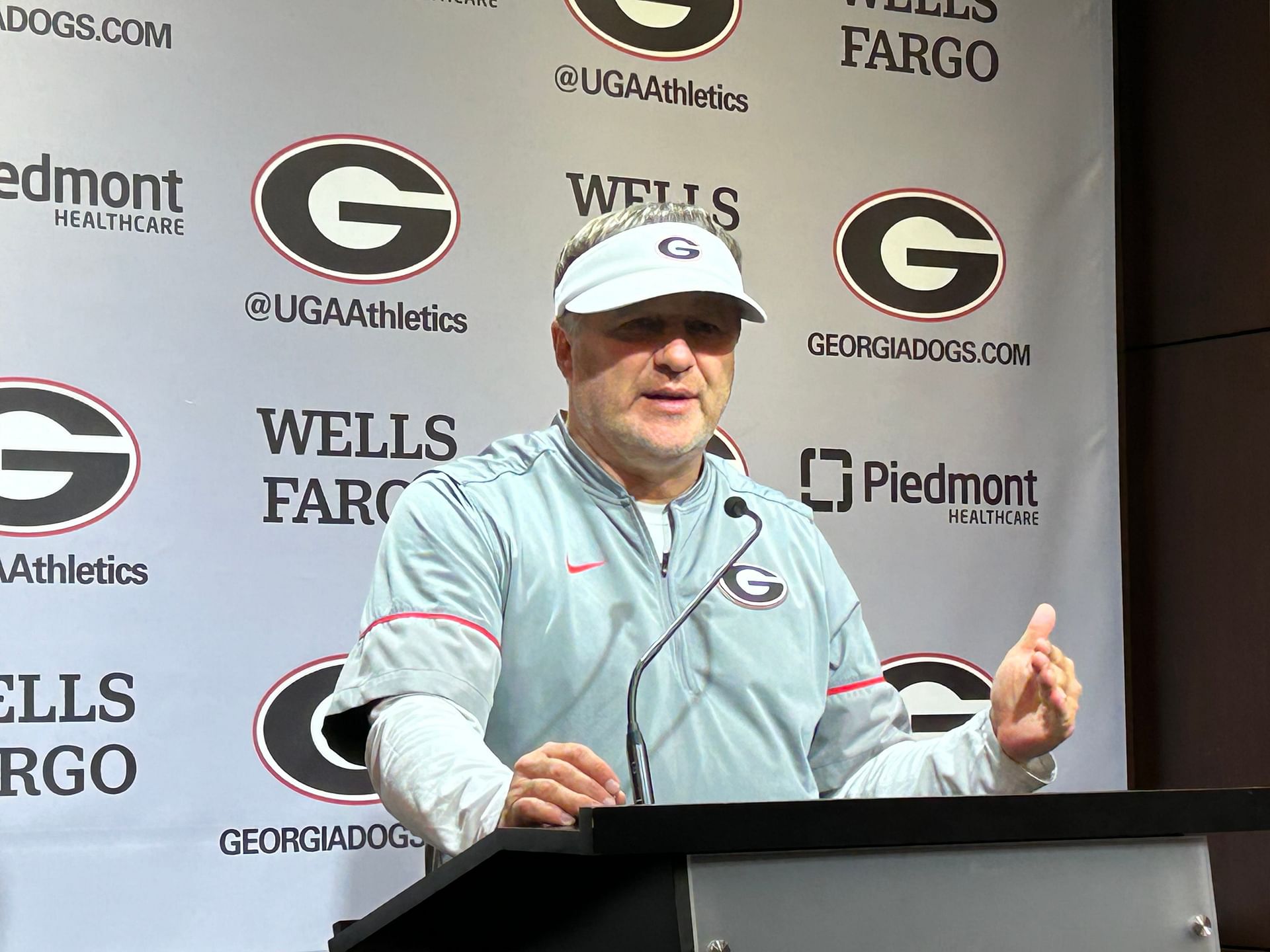 “Georgia stealing from the poor” “Kirby gets whoever he wants”: Fans react as Bulldogs flip Top 100 recruit Caden Harris from SEC rivals… Read More
