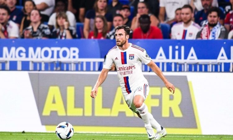 Everton in battle to sign Argentine left-back Nicolas Tagliafico