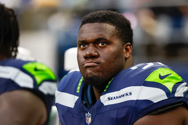 Seahawks getting closer to deciding on starting 5 offensive linemen