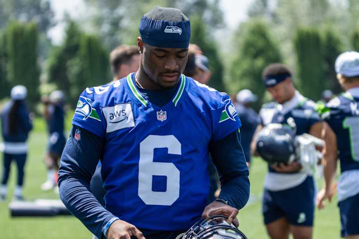 Rookie QB Jalen Milroe showcases one of his top strengths during Seahawks training camp