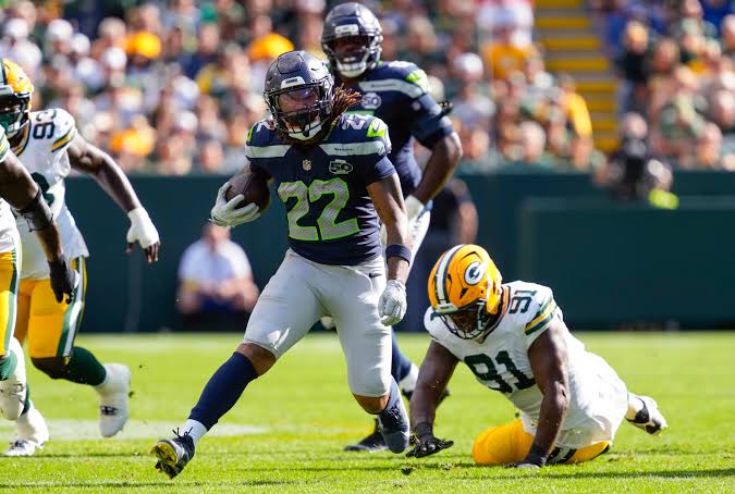 Seahawks re-sign 3 players back to practice squad a day after releasing them