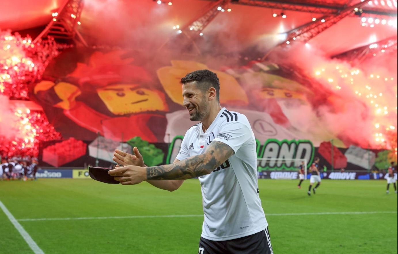 I owe this club everything I am. Wszołek Prefers Legia to Serie A Money